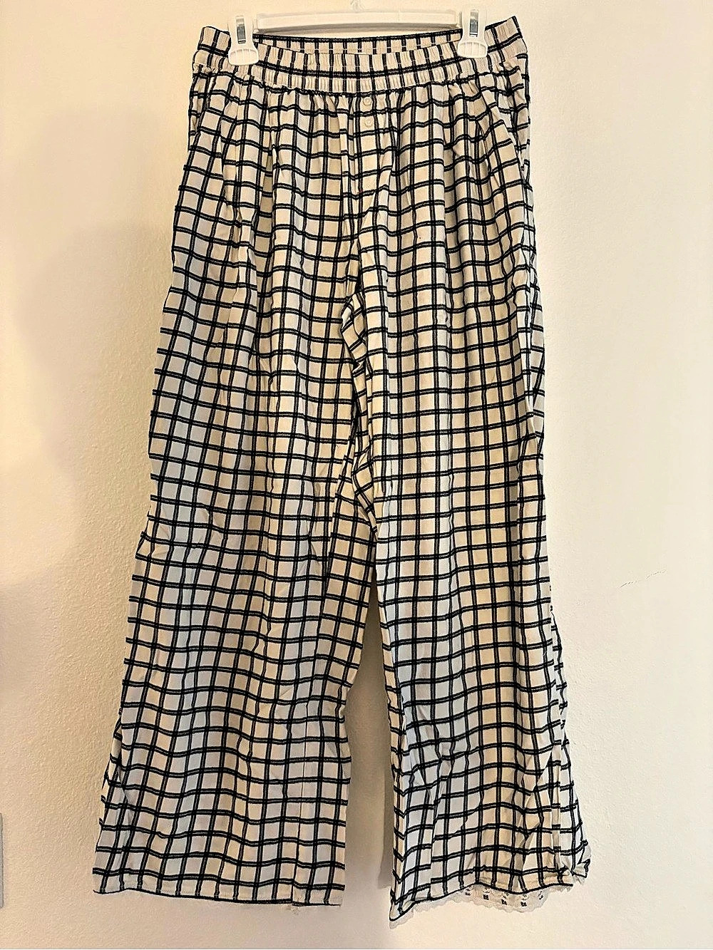 Aerie Street Flannel Trouser PJ Plaid Wide Leg Pants in White & Black Size